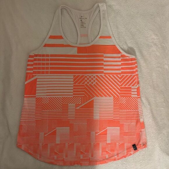 The Nike Tee Women size L Athletic cut - Picture 1 of 8